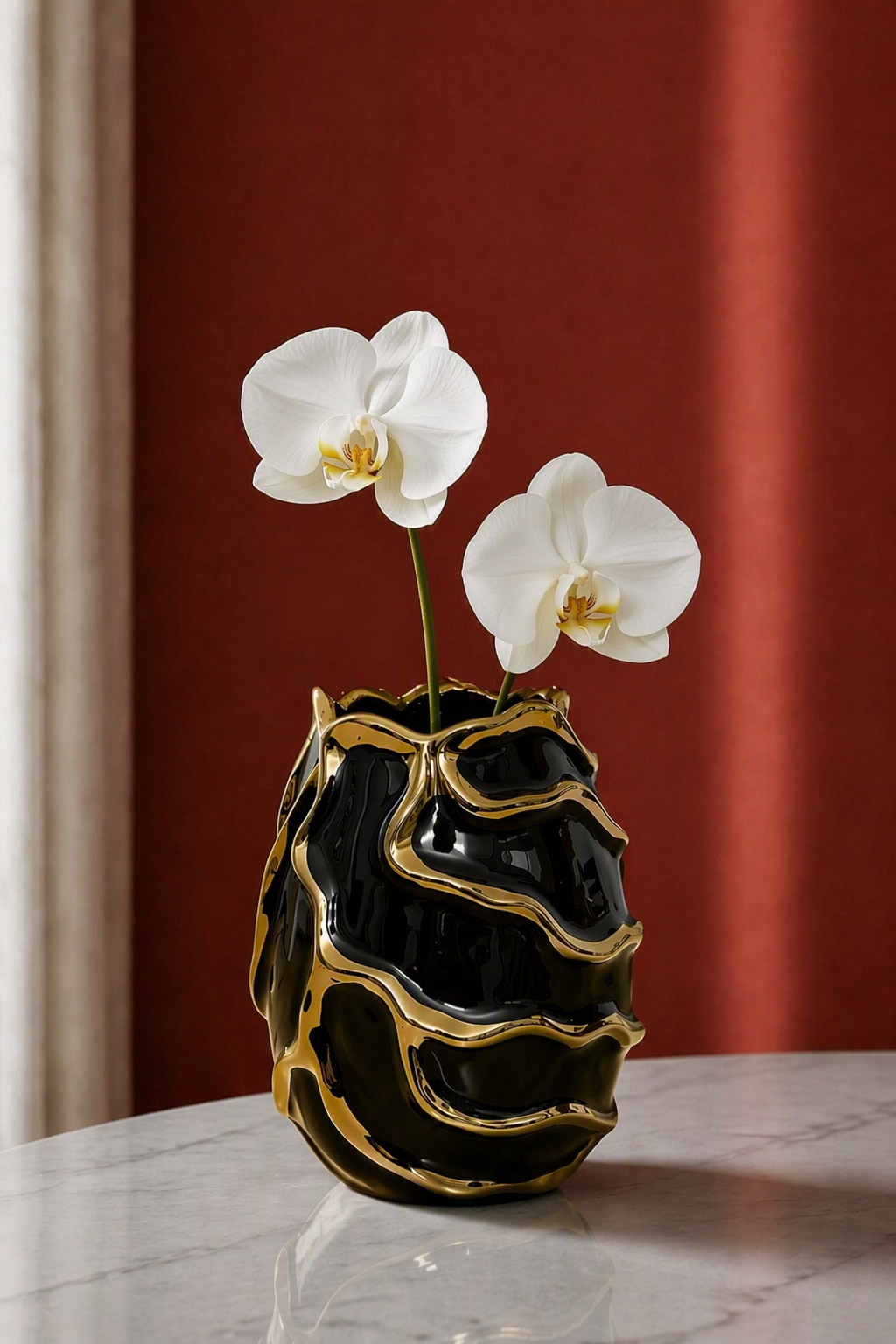 Midnight Relic black ceramic vase with gold detail by Elunne — shot 1